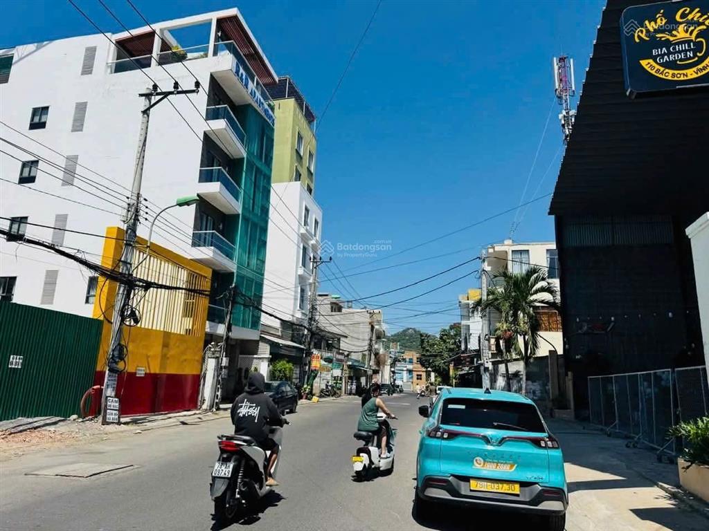 Nhà cũ, mặt tiền bắc sơn  ngang 7,6m ( kinh doanh ổn áp ) sát đường 2/4. giá 7,860 tỷ