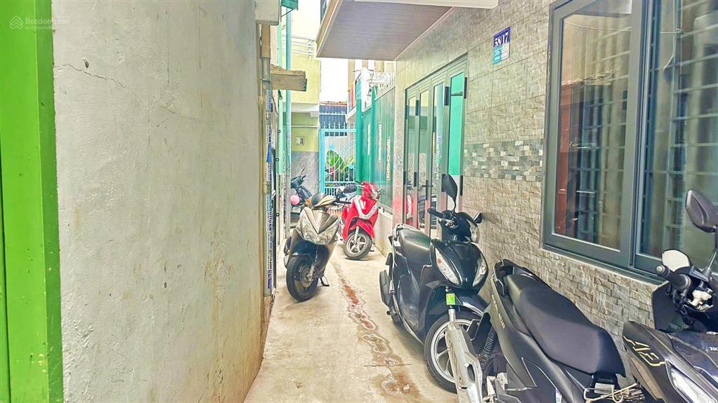 Nhà 2 tầng new, hẻm hùng vương, cách biển trần phú 300m giá 4,850 tỷ