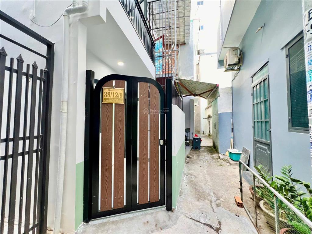 Nhà 2 tầng new, hẻm hùng vương, cách biển trần phú 300m giá 4,850 tỷ