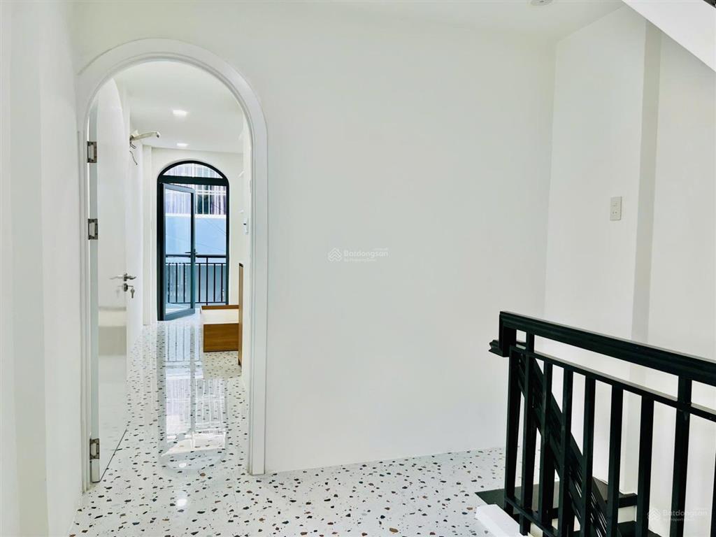 Nhà 2 tầng new, hẻm hùng vương, cách biển trần phú 300m giá 4,850 tỷ