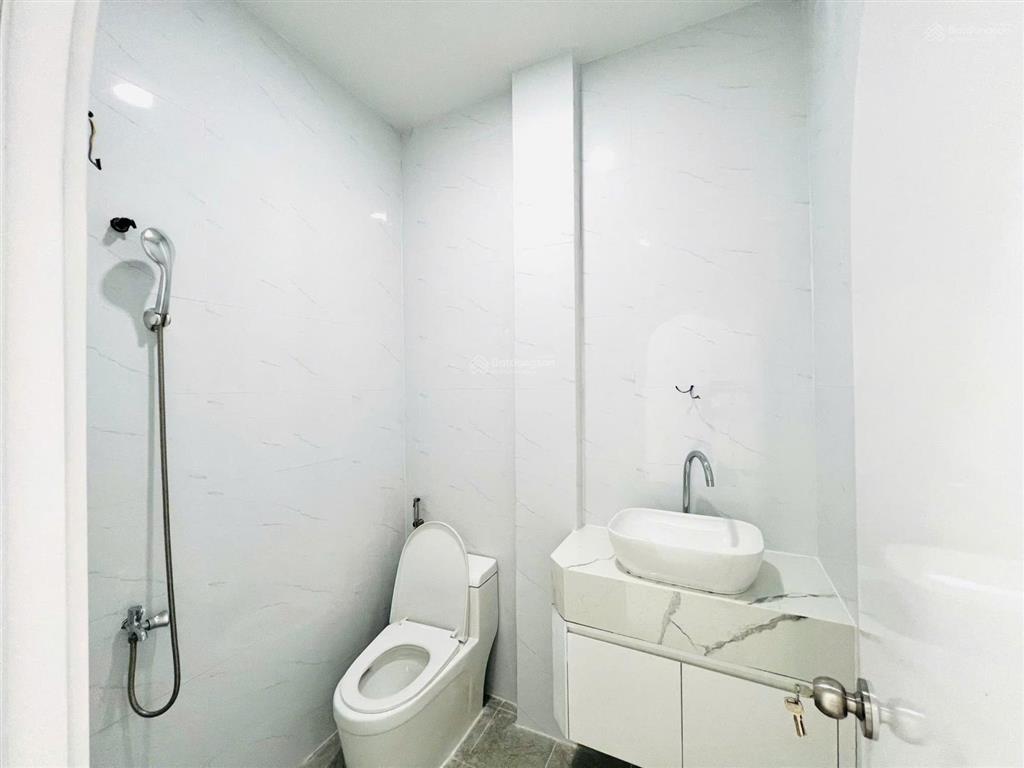 Nhà 2 tầng new, hẻm hùng vương, cách biển trần phú 300m giá 4,850 tỷ