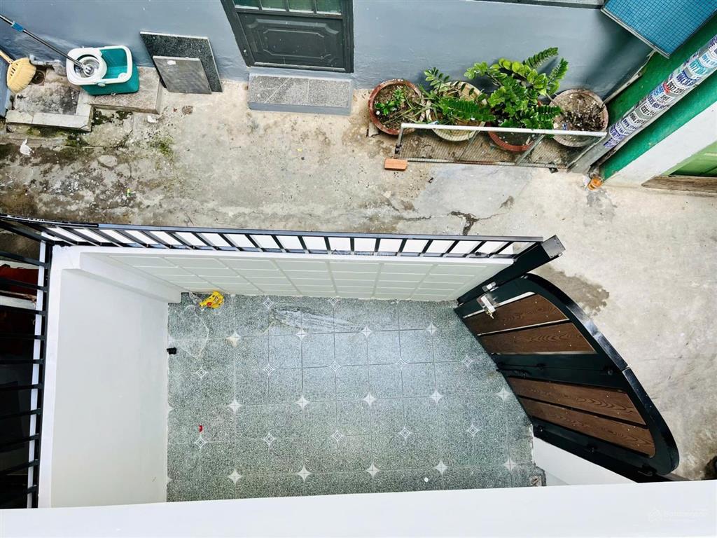 Nhà 2 tầng new, hẻm hùng vương, cách biển trần phú 300m giá 4,850 tỷ