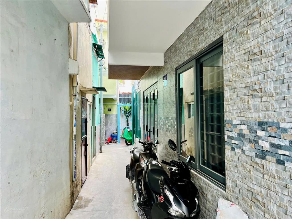 Nhà 2 tầng new, hẻm hùng vương, cách biển trần phú 300m giá 4,850 tỷ