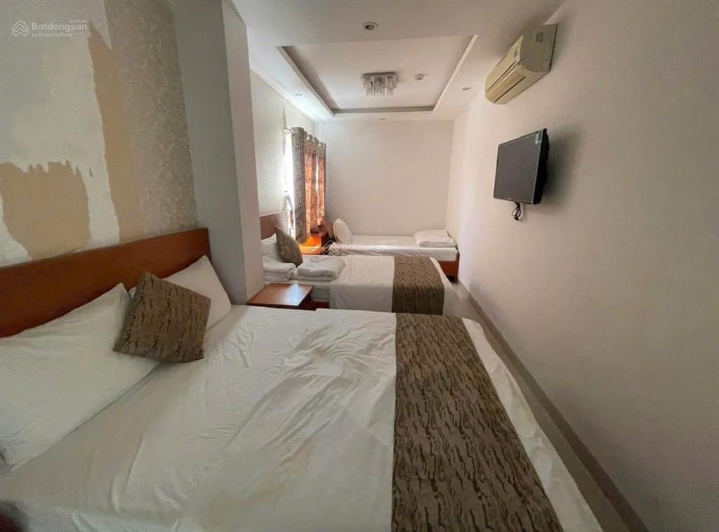 2 mặt tiền trước sau nguyễn thị minh khai (sẵn khách sạn)  ra biển trần phú 900m. giá 65 tỷ