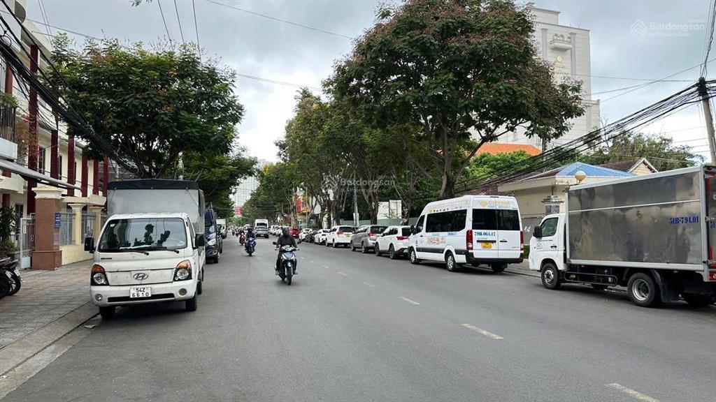 Nhà 5 tầng hẻm pasteur, giáp ngã tư đường yersin  trần hưng đạo. giá 10,7 tỷ
