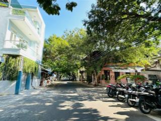Góc 3 mặt tiền, đường phó đức chính  26,5 tỷ