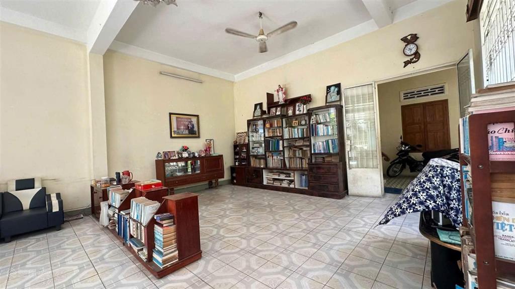 Nhà vườn hoàn kiếm giáp cửu long  ngang dài 11m (phù hợp làm căn hộ) giá 22,5 tỷ