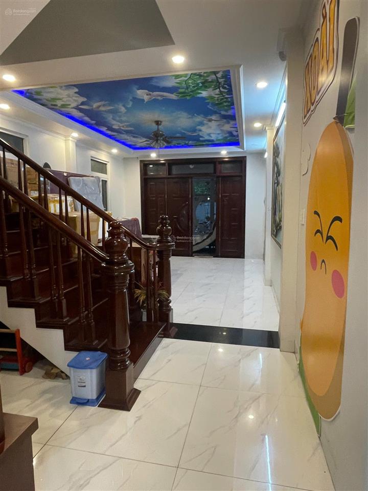Nhà 3 tầng hẻm đường nguyễn quyền  giáp trường ptth hermann gmeiner giá 11 tỷ.