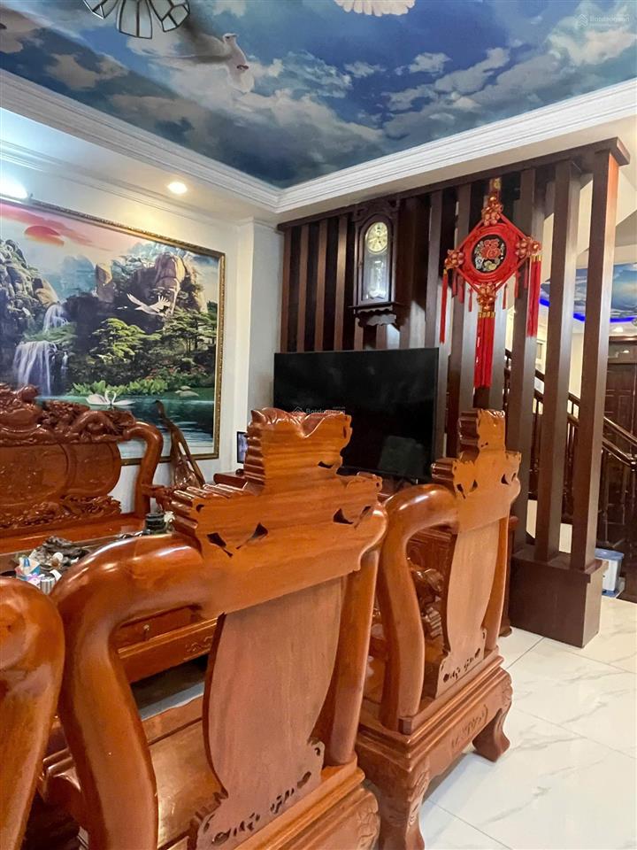 Nhà 3 tầng hẻm đường nguyễn quyền  giáp trường ptth hermann gmeiner giá 11 tỷ.