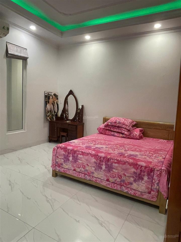 Nhà 3 tầng hẻm đường nguyễn quyền  giáp trường ptth hermann gmeiner giá 11 tỷ.