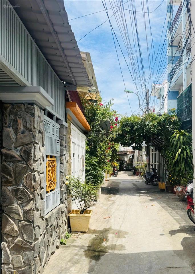 Hẻm ô tô phùng hưng, cách dã tượng 200m (khá gần biển trần phú) giá 4,3 tỷ