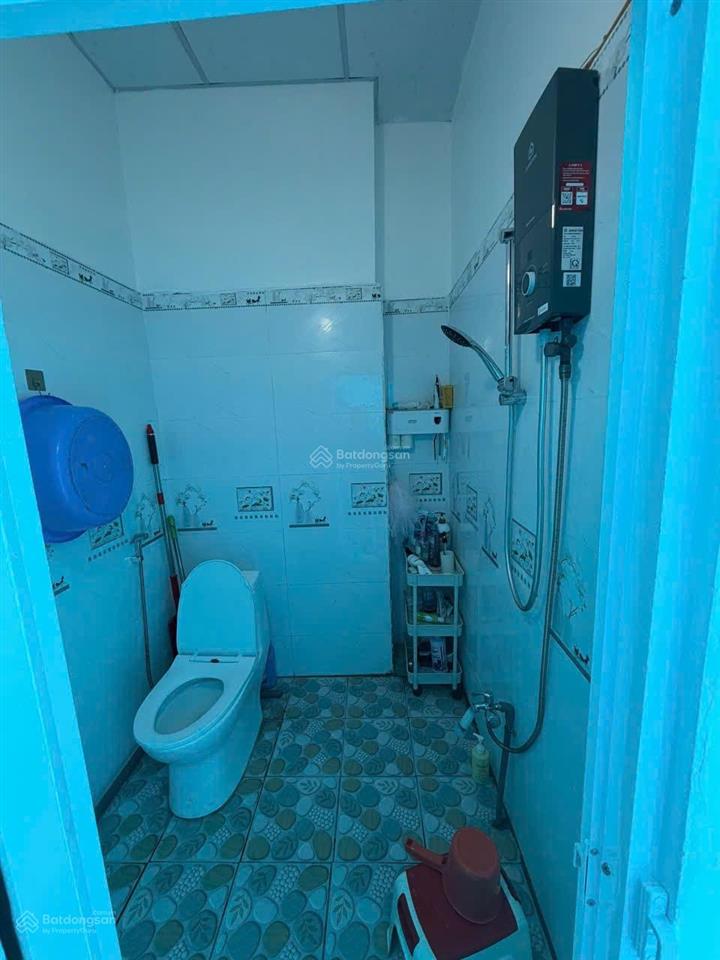 Nhà 2 tầng sau lưng đường trần thị sớm, khu tập thể z753  giá 2,050 tỷ.