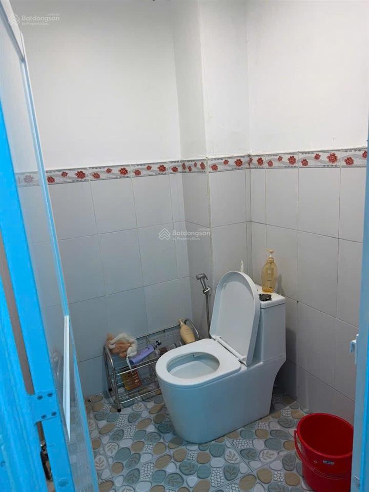Nhà 2 tầng sau lưng đường trần thị sớm, khu tập thể z753  giá 2,050 tỷ.