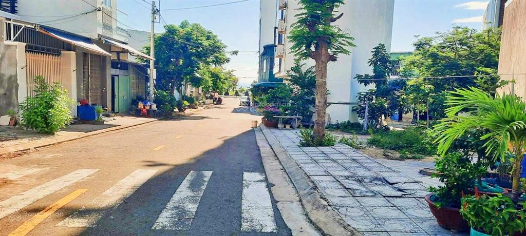 Nhà 2 tầng hòn đỏ vĩnh thọ, đi ra biển hòn chồng 100m, giá 7,7 tỷ