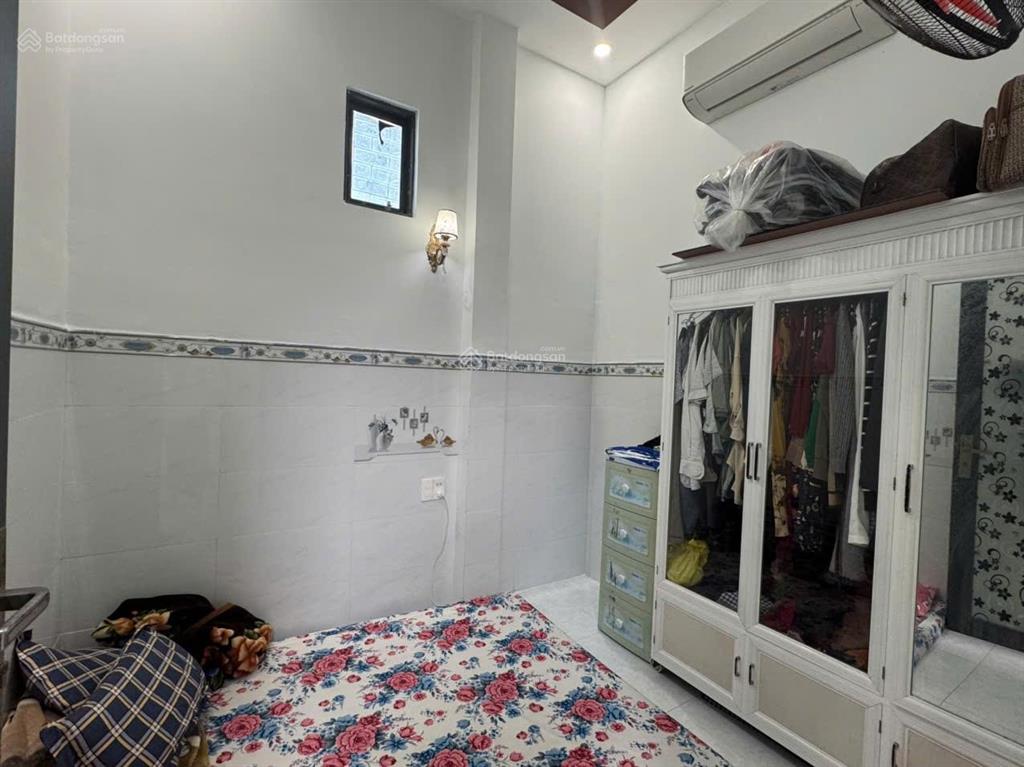 Nhà 2 tầng hòn đỏ vĩnh thọ, đi ra biển hòn chồng 100m, giá 7,7 tỷ