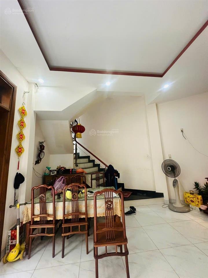 Nhà 4 tầng lê thánh tôn  hẻm rộng 4m * cách biển trần phú 350m *. giá 11 tỷ