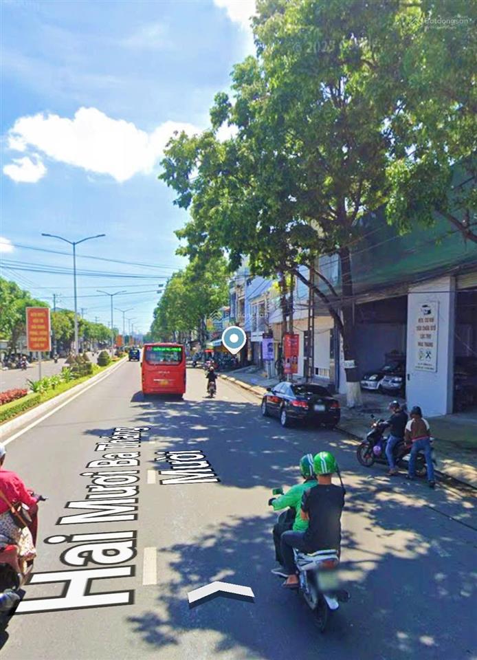 Nhà mặt tiền đường 23/10 khá gần d30, tầm 20m, cách biển trần phú 5km. giá 6 tỷ