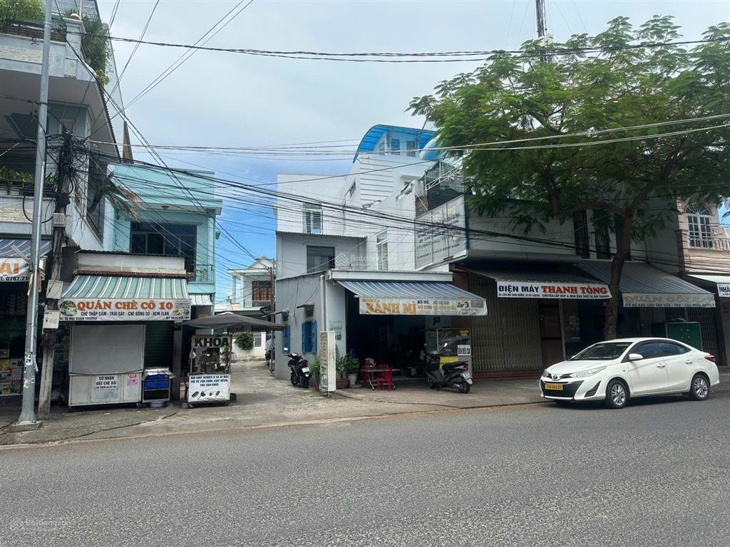 Nhà góc 2 mặt tiền đường mai xuân thưởng cách biển hòn chồng 600m. giá 7,4 tỷ