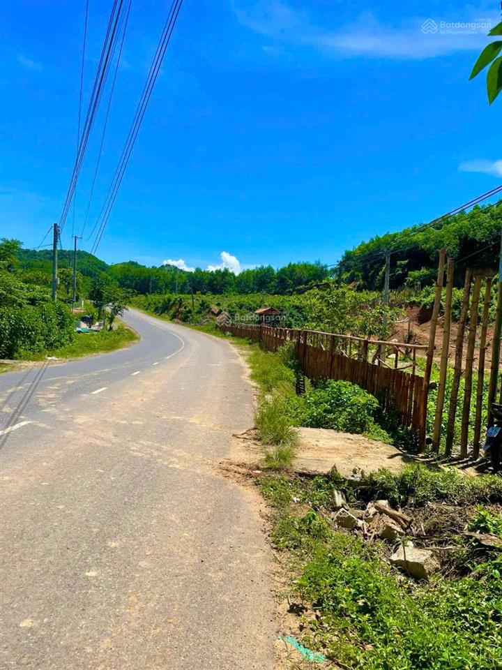 Đất mặt tiền đường yang bay, khánh phú trong khu dân cư và giáp suối. giá 1,950 tỷ
