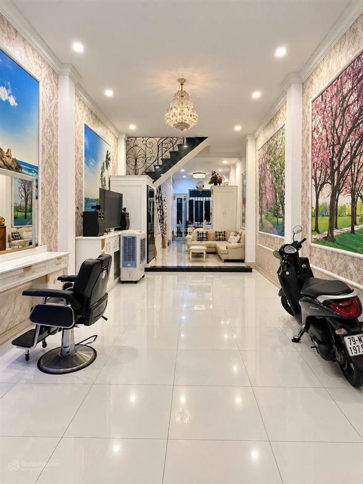 Nhà 4 tầng mặt tiền đường cao văn bé  đã hoàn công bài bản, gần biển hòn chồng 400m. giá 10 tỷ