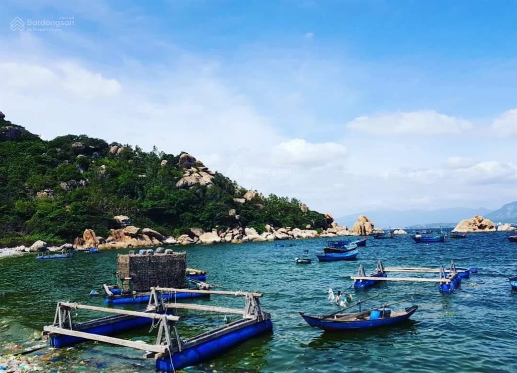 Nhà dân cách bãi cát biển 100m (ngang dài 10,4m) tại bình lập giá 1,950 tỷ