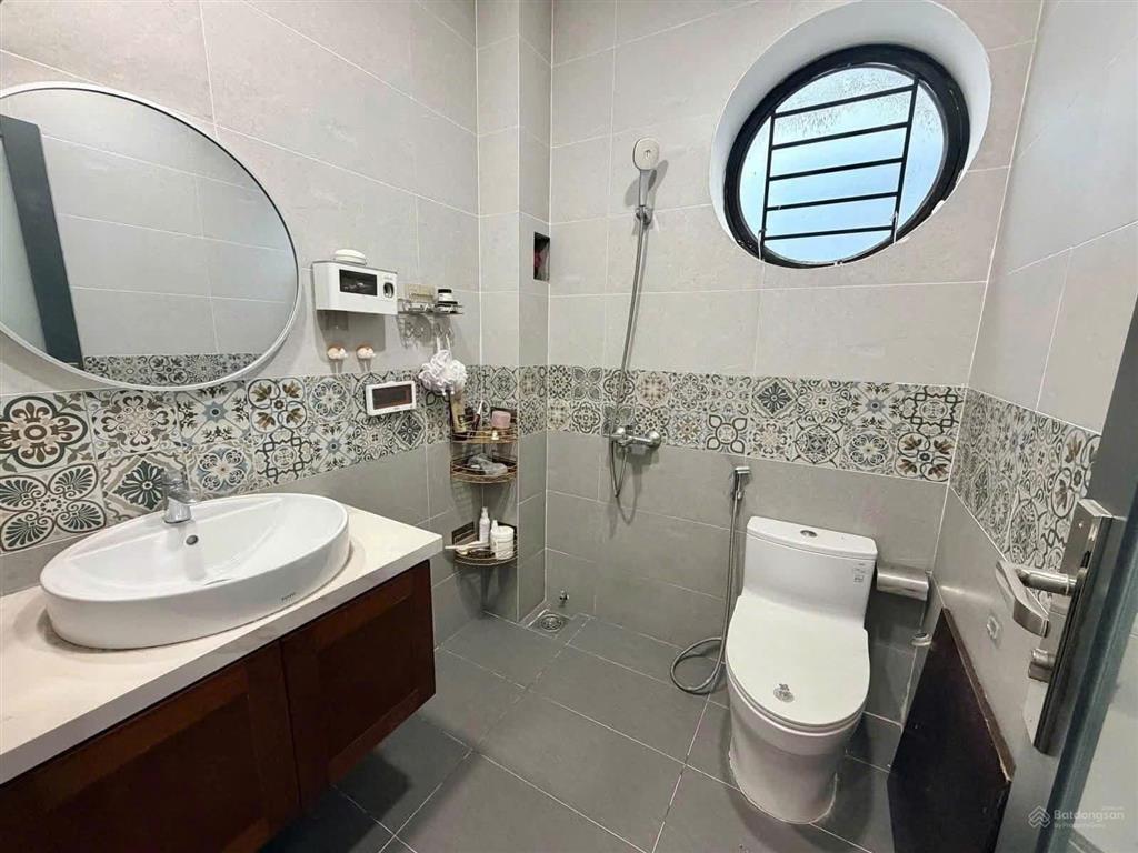 Biệt thự sân vườnmặt tiền phương mai, gần đại học nha trang ra 700m là biển hòn chồng giá 14,9 tỷ