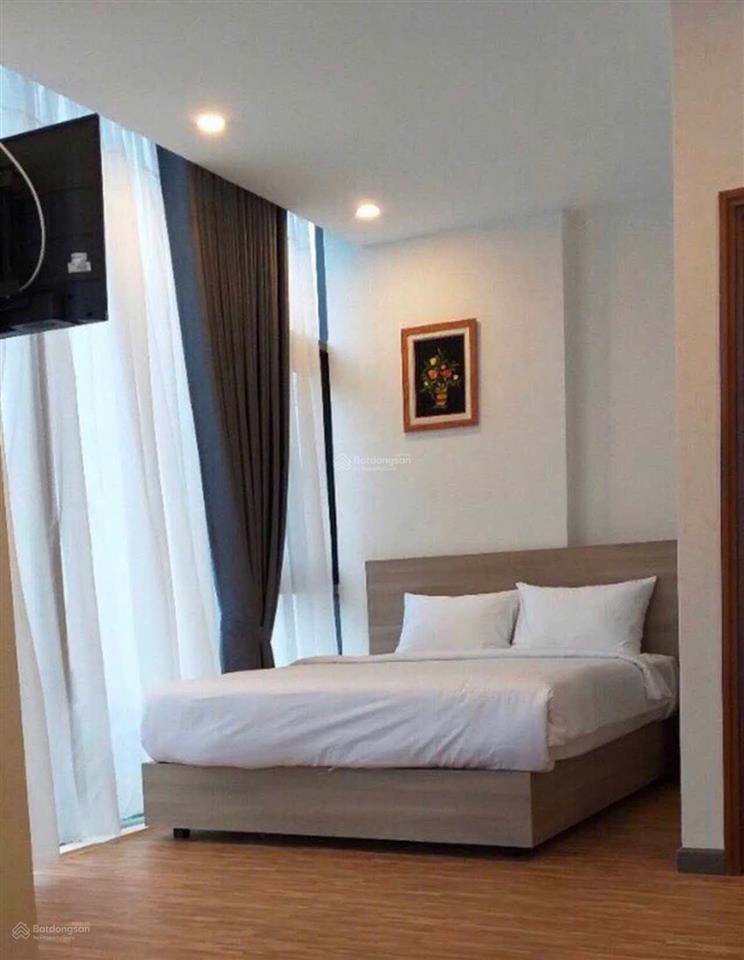 Toà căn hộ 5 tầng  sát đường phạm văn đồngôm góc 3 mặt tiền đường ô tô rộng 10m vi vu.giá 13,5 tỷ