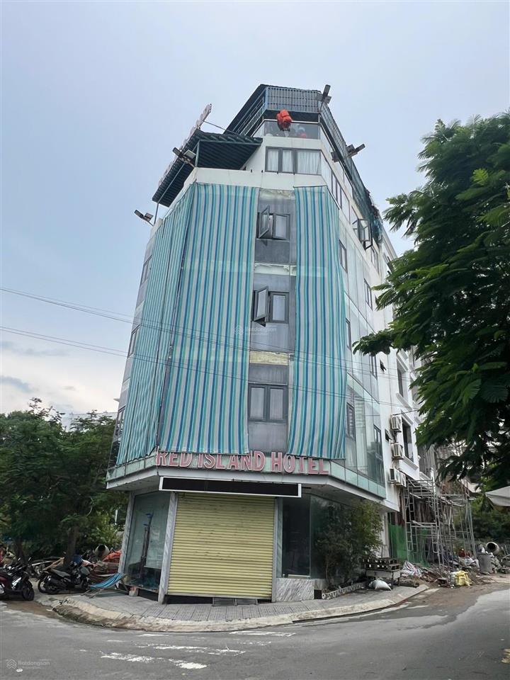 Toà căn hộ 5 tầng  sát đường phạm văn đồngôm góc 3 mặt tiền đường ô tô rộng 10m vi vu.giá 13,5 tỷ