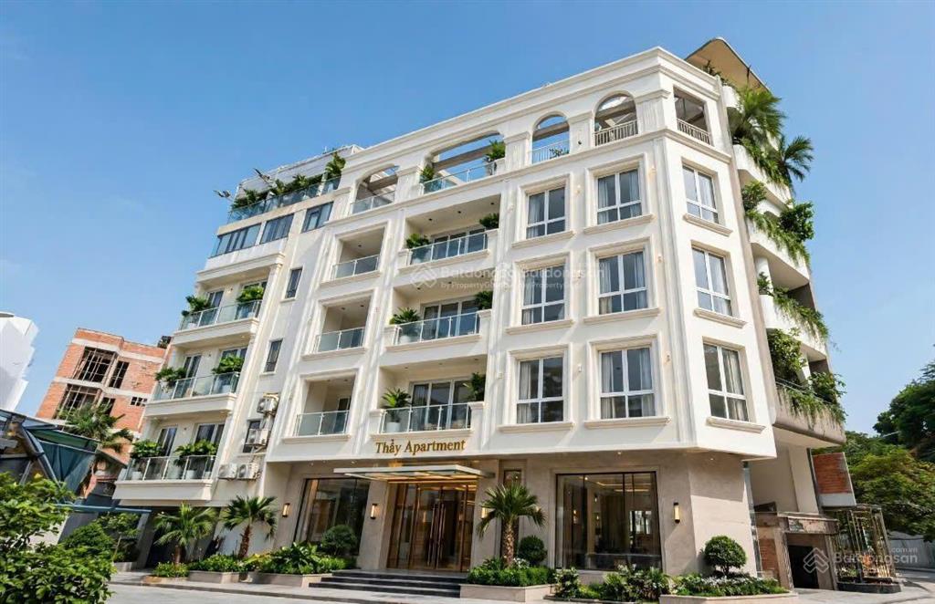 Tòa căn hộ góc 4 mặt tiền, sát đường phạm văn đồng, đi ra biển hòn chồng 150m. giá 30 tỷ