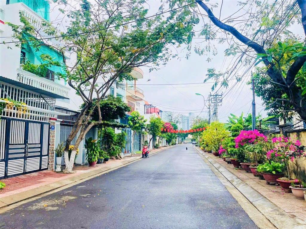 [ nhà 2 tầng mặt tiền nguyễn trác  ngang 5m ] * cách biển hòn chồng  700m. giá  7,680 tỷ