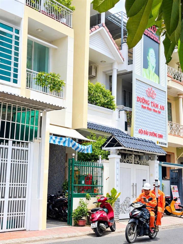 Nhà 3 tầng mê linh (sẵn 2 mặt tiền trước sau)  gần nguyễn thị minh khai * giá 11 tỷ