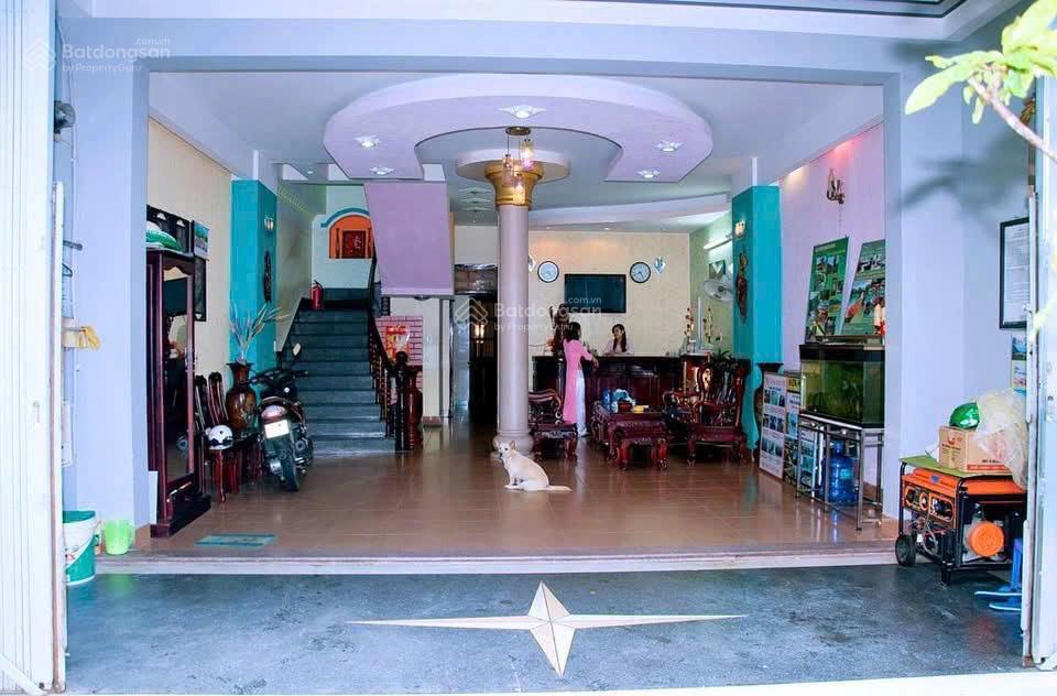 Hotel 6 tầng hẻm 96a trần phú  kinh doanh ổn áp , đi ra biển trần phú 100m. giá  29 tỷ