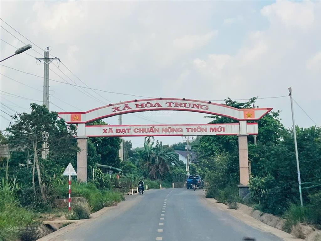 Chính chủ cần bán nền đất thổ cư xã hòa trung di linh cách ql20 có 5km đường ôtô tới đất có dân cư