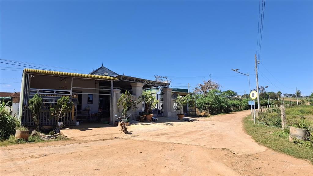 Chính chủ bán nền đất thổ cư đức trọng ngang 7m cạnh trường học, dân cư đông, đường lớn 2 xe hơi đi
