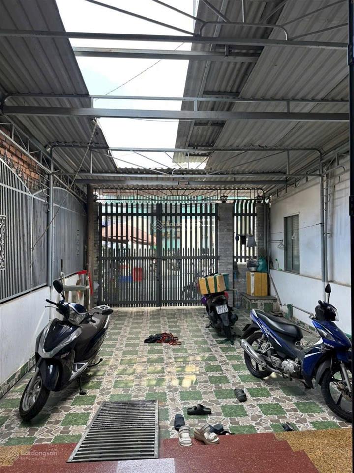 Bán nhà 2 lầu dt 125m2 ngay chợ tân hiệp, kinh doanh tốt giá 4.75 tỷ