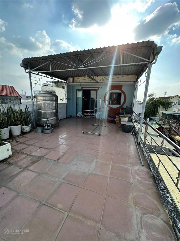 Bán nhà 2 lầu dt 125m2 ngay chợ tân hiệp, kinh doanh tốt giá 4.75 tỷ