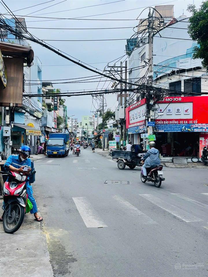 Bán gấp mt nguyễn thượng hiền, 4.8x21m cn 101m2, giá 11.9 tỷ, sổ 1 đời chủ.  0901 580 ***