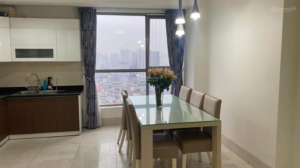 Chính chủ cho thuê cc star tower, cầu giấy, dt 145m2, 3pn 2wc, full đồ xịn, chỉ 18tr/th view đẹp