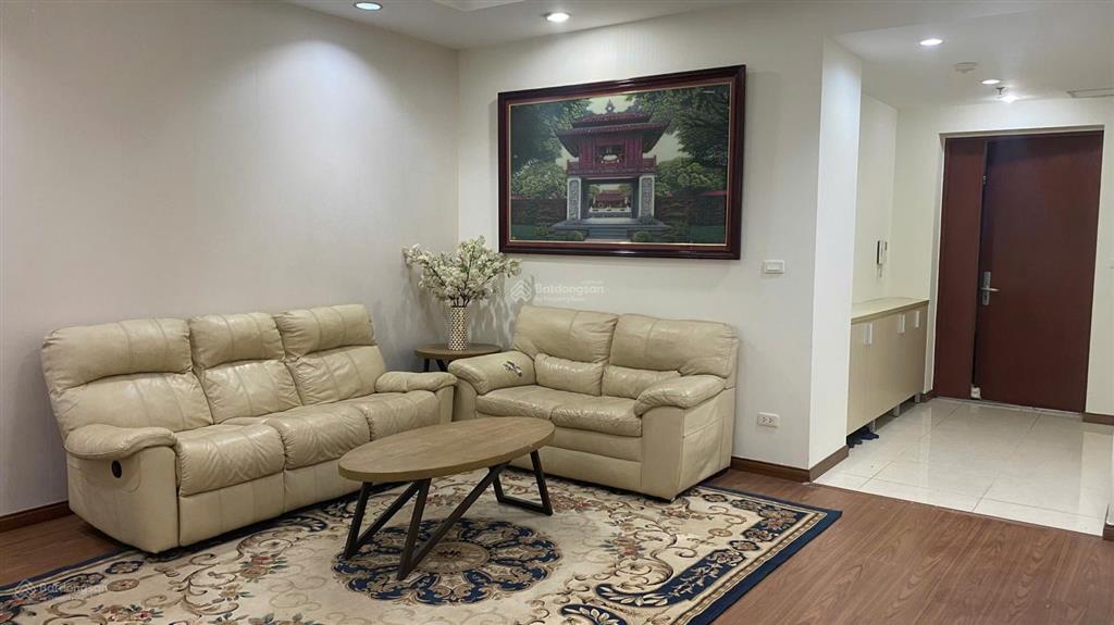 Chính chủ cho thuê cc star tower, cầu giấy, dt 145m2, 3pn 2wc, full đồ xịn, chỉ 18tr/th view đẹp