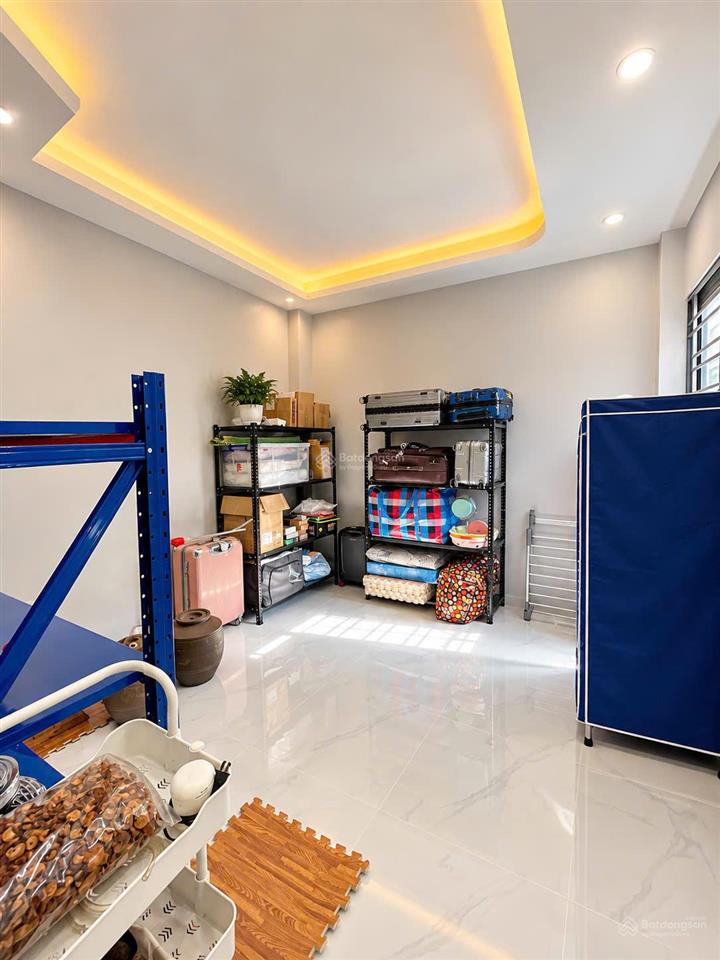 Chính chủ cần bán nhà 5 tầng đẹp nguyễn trãi, view royal, 40m2, đầy đủ nội thất, 2 thoáng gần phố