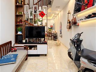 Chính chủ cần bán nhà 5 tầng đẹp nguyễn trãi, view royal, 40m2, đầy đủ nội thất, 2 thoáng gần phố