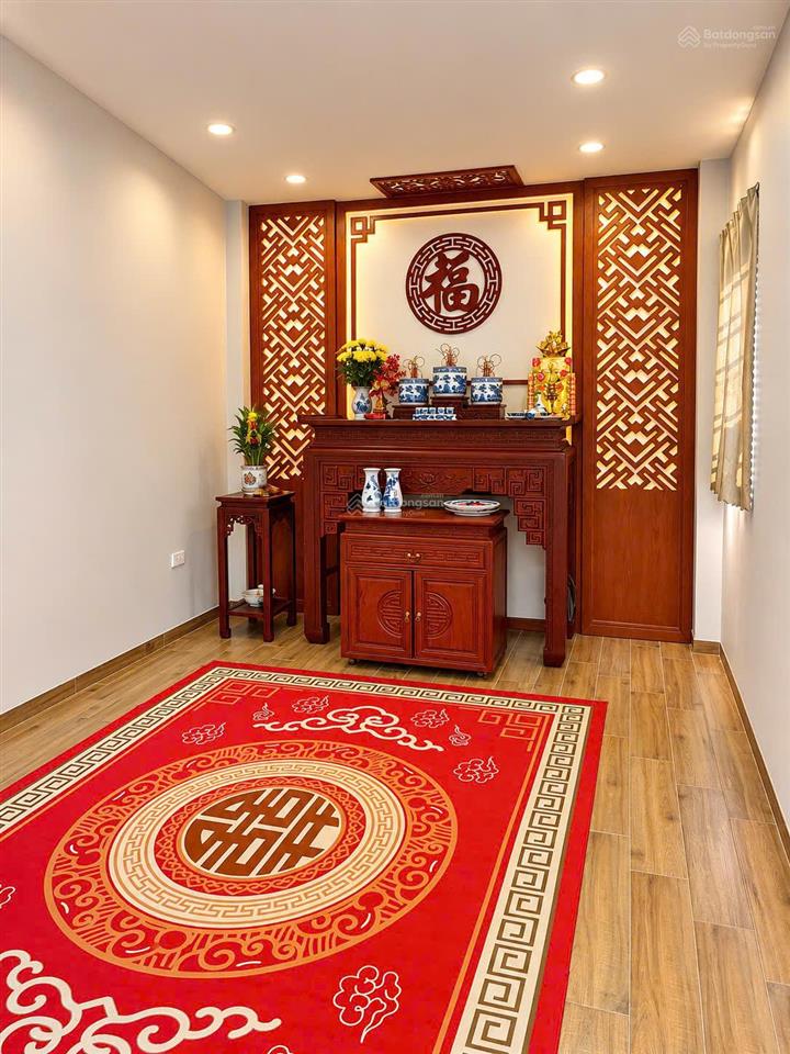 Chính chủ cần bán nhà 5 tầng đẹp nguyễn trãi, view royal, 40m2, đầy đủ nội thất, 2 thoáng gần phố