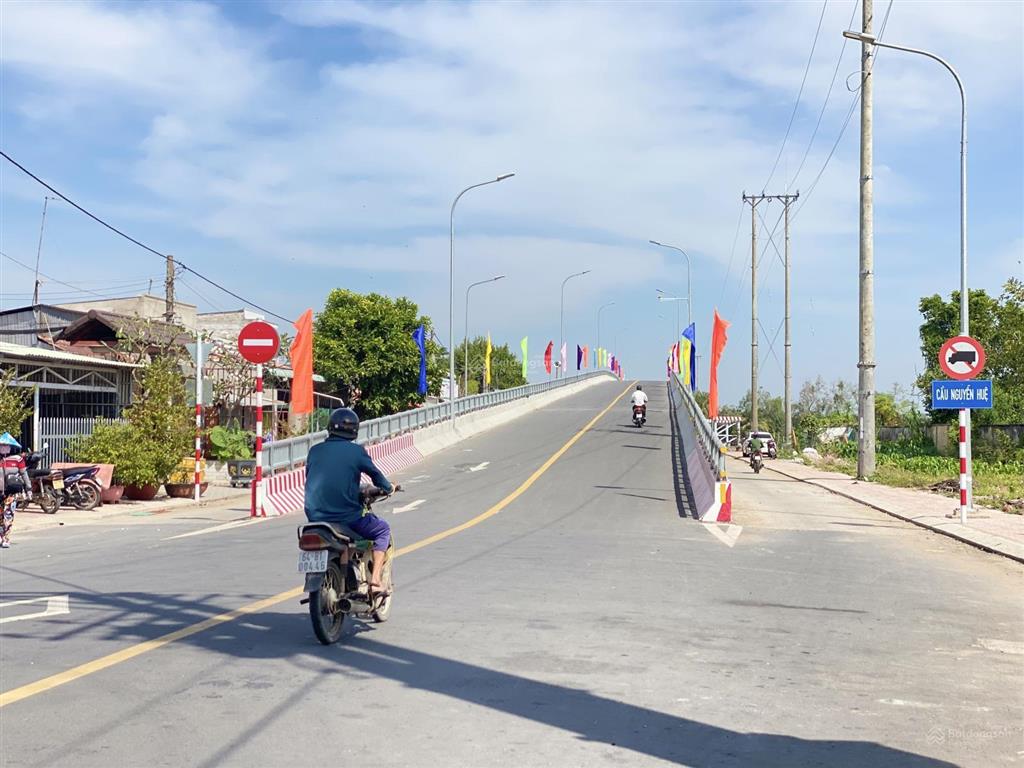 Bán đất đường xe ô tô cách chợ cái tàu hạ 800m (giá tốt)