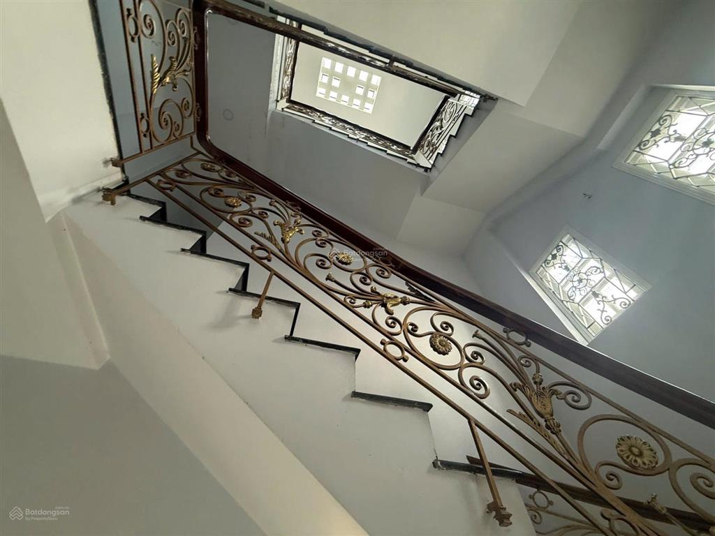 Cho thuê căn góc y hình, hẻm vip 86 phổ quang, kế bên the botanica chỉ 59tr/th
