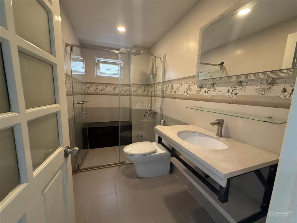Cho thuê căn góc y hình, hẻm vip 86 phổ quang, kế bên the botanica chỉ 59tr/th