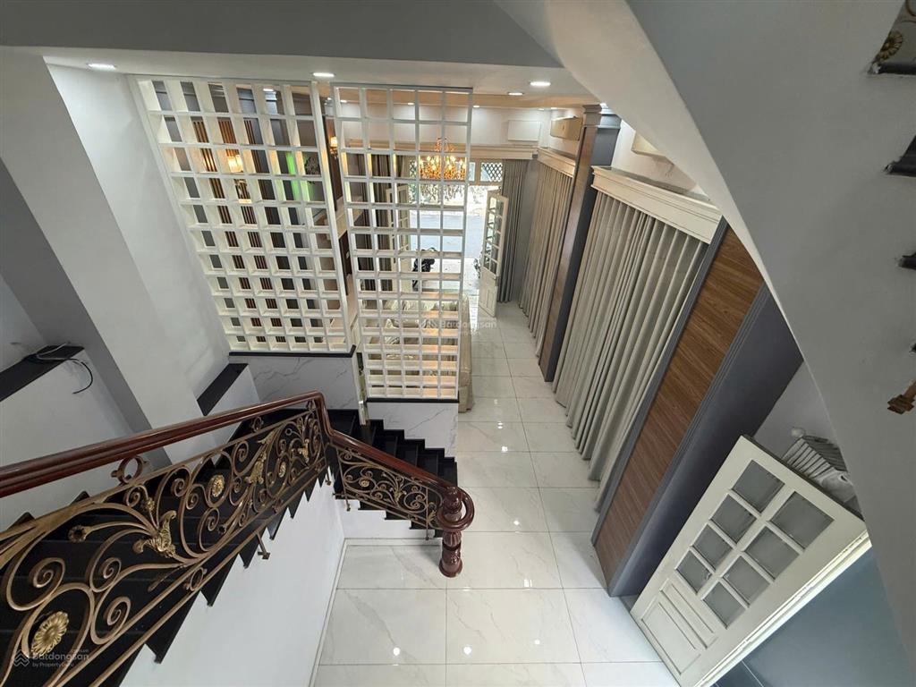 Cho thuê căn góc y hình, hẻm vip 86 phổ quang, kế bên the botanica chỉ 59tr/th