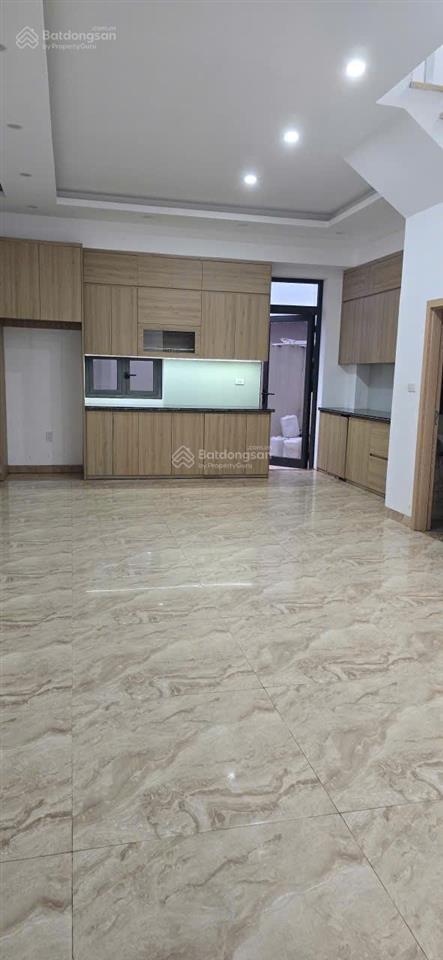Chính chủ cho thuê nhà liền kề vsip centa thủy nguyên hải phòng, 3 tầng, 4 ngủ, 1 khách/bếp
