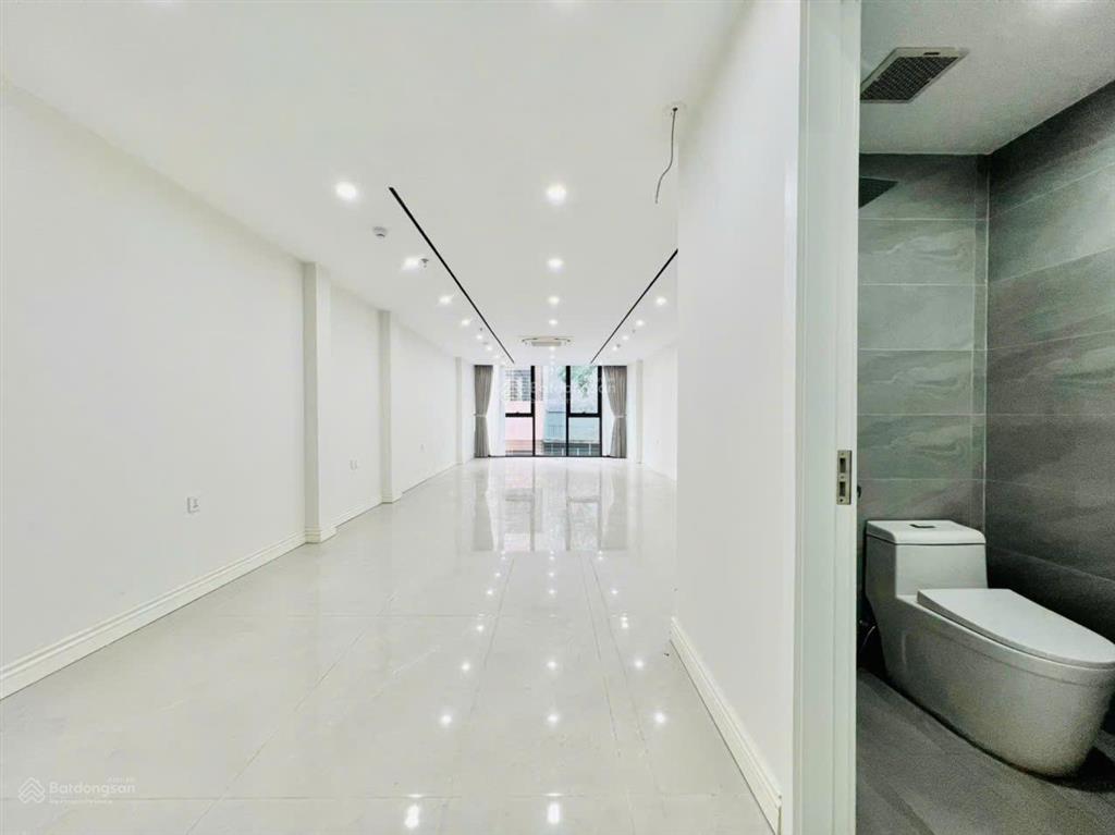 Mời thuê văn phòng 70m2 giá 13 triệu. tại 124 hoàng ngân to