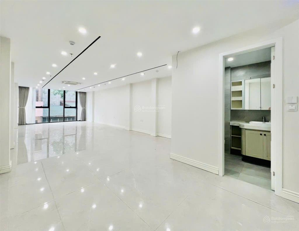 Mời thuê văn phòng 70m2 giá 13 triệu. tại 124 hoàng ngân to