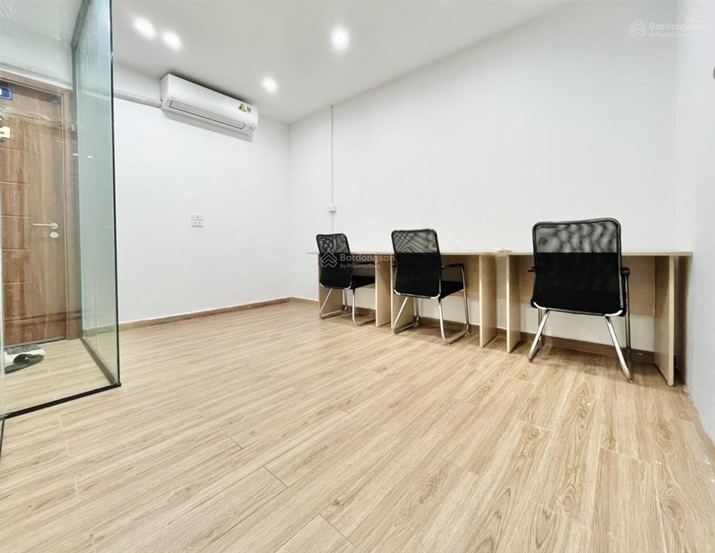 Mời thuê văn phòng 20m2 tại thái hà. giá chỉ 4.500. có xuất vat